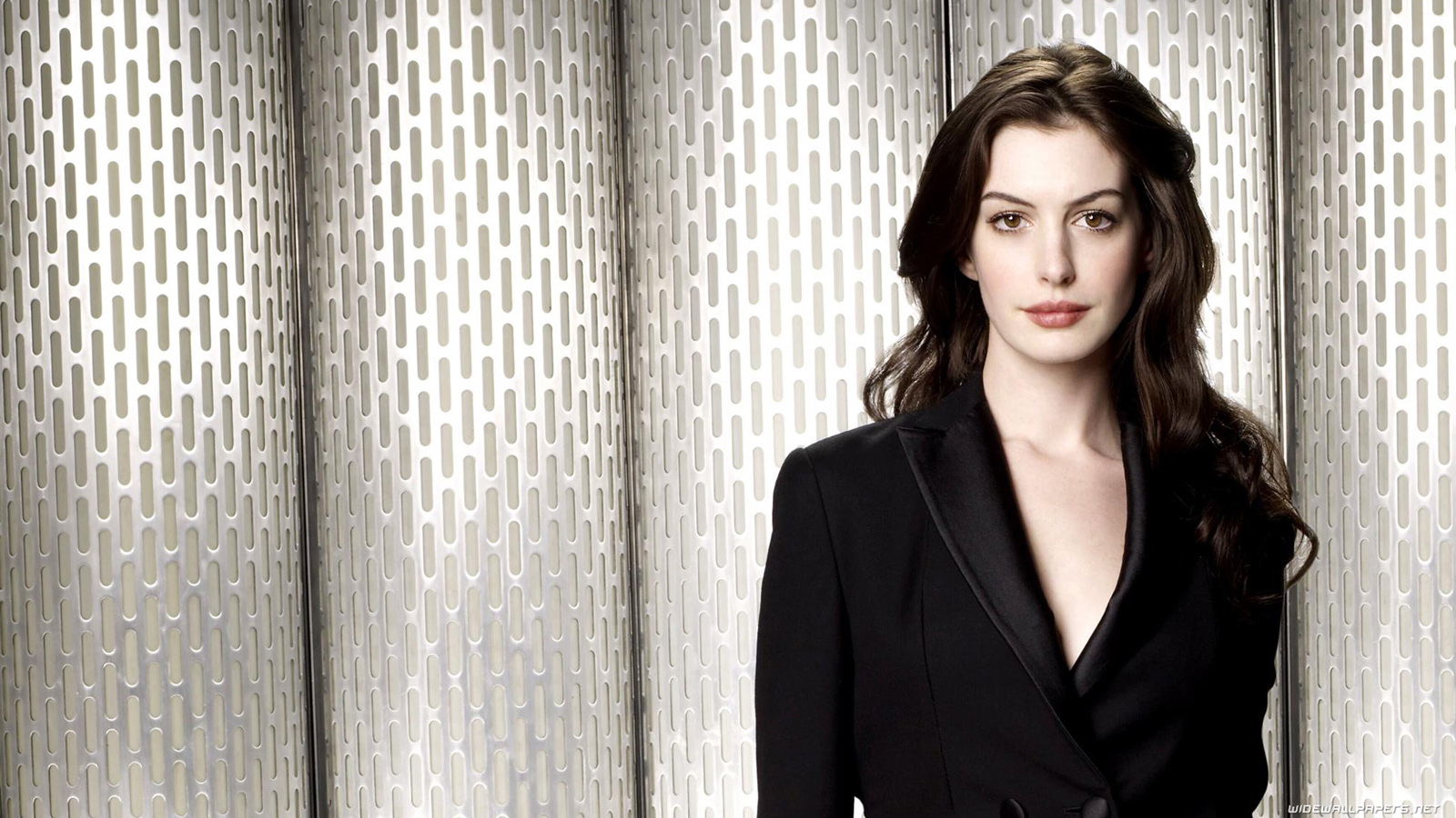 anne hathaway wallpapers high resolution